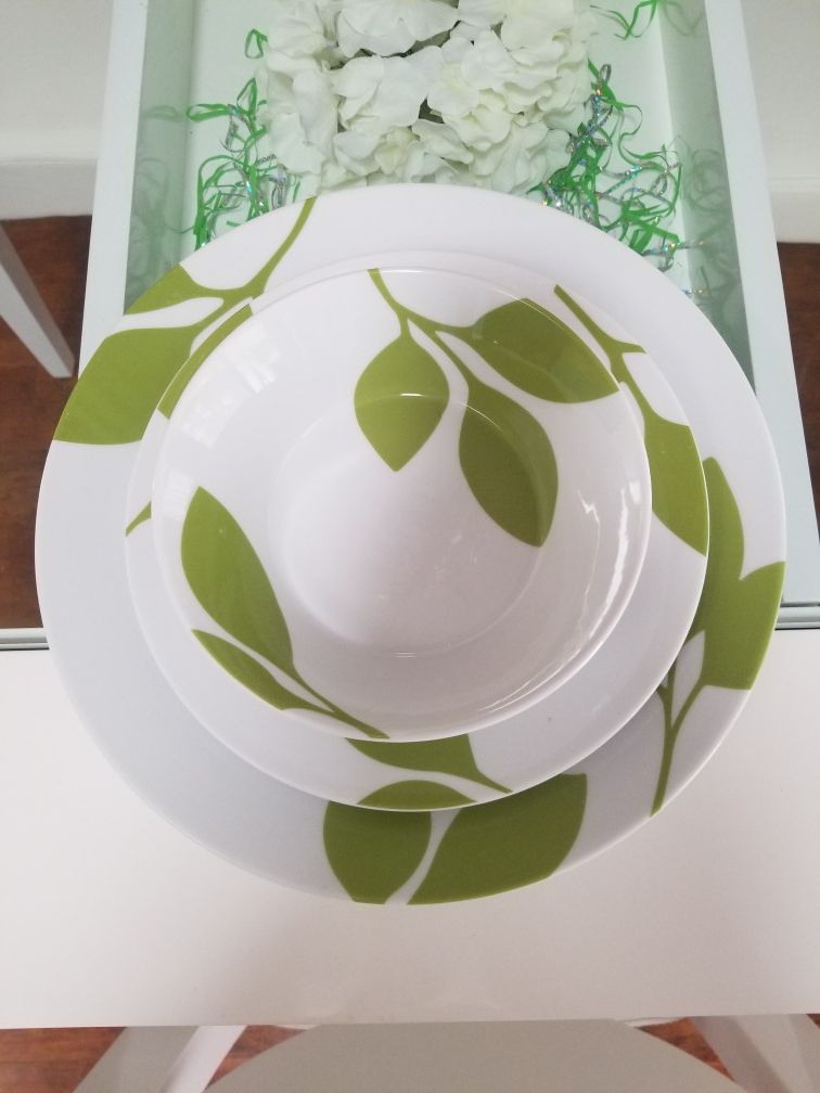 Macy's the Cellar whiteware 6 piece dishes set