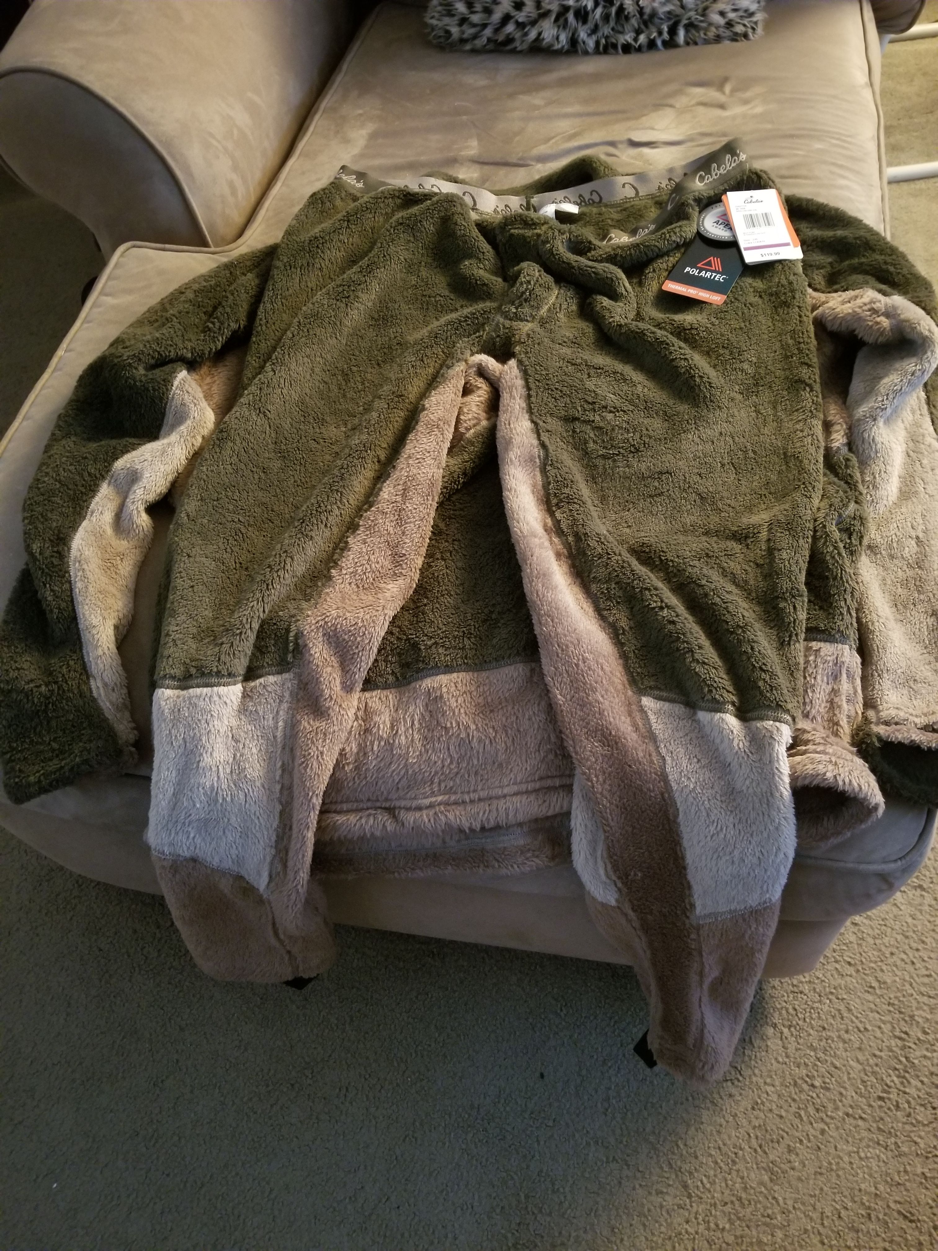 Cabellas mid layer polartec fleece top and bottom.