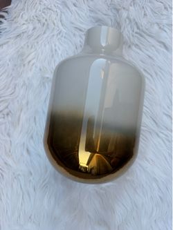 6  vases