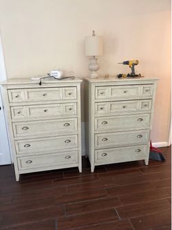 DRESSERS