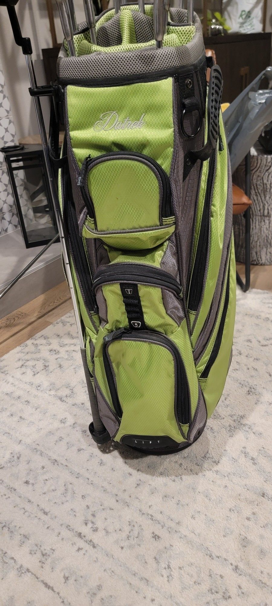 Like New Cart Bag with Full Ladies Golf Set
