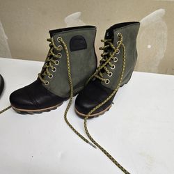 Sorel Wedge Boots 