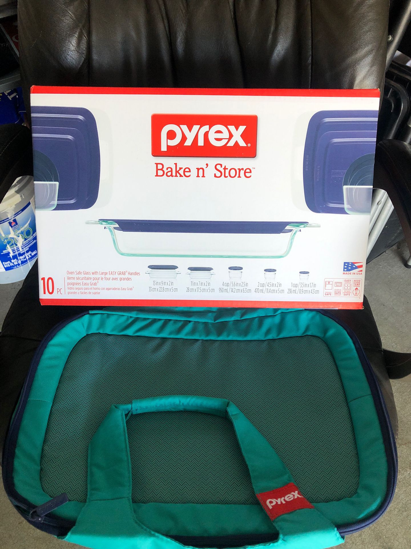 Pyrex 10 pc set with carrying bag