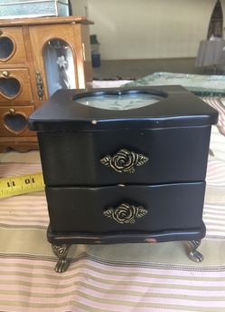 Jewellery box