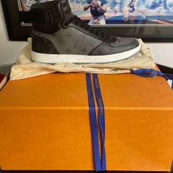 Lv Shoes Size 10 Brand New In The Box