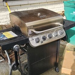 Char-Broil Performance Series 6-Burner Gas Grill