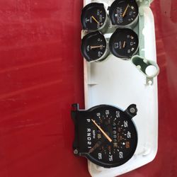 81-84 Gbody Gauges