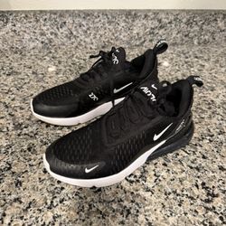 Women’s Black  270’s Size 7