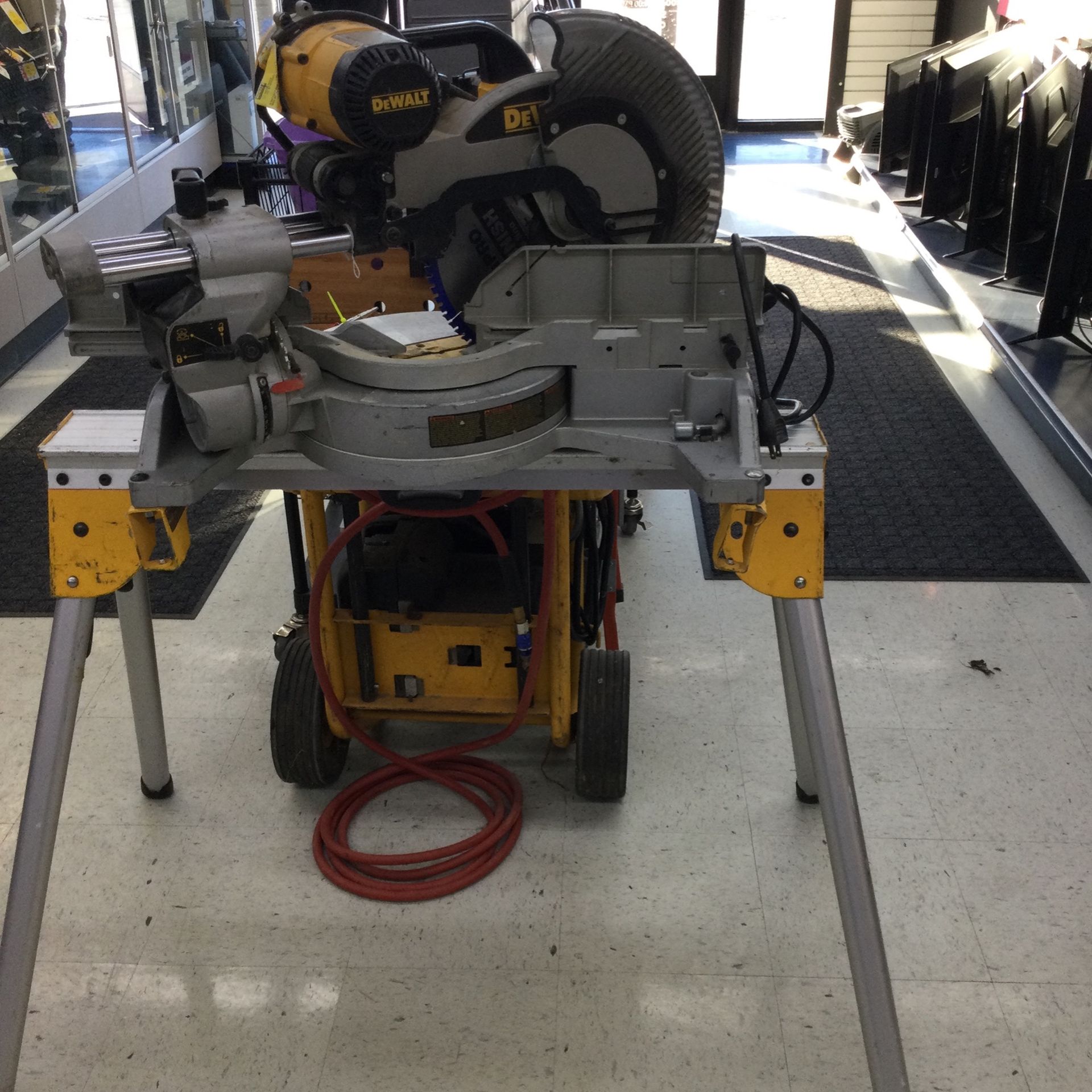 Dewalt Compound Saw With Stand
