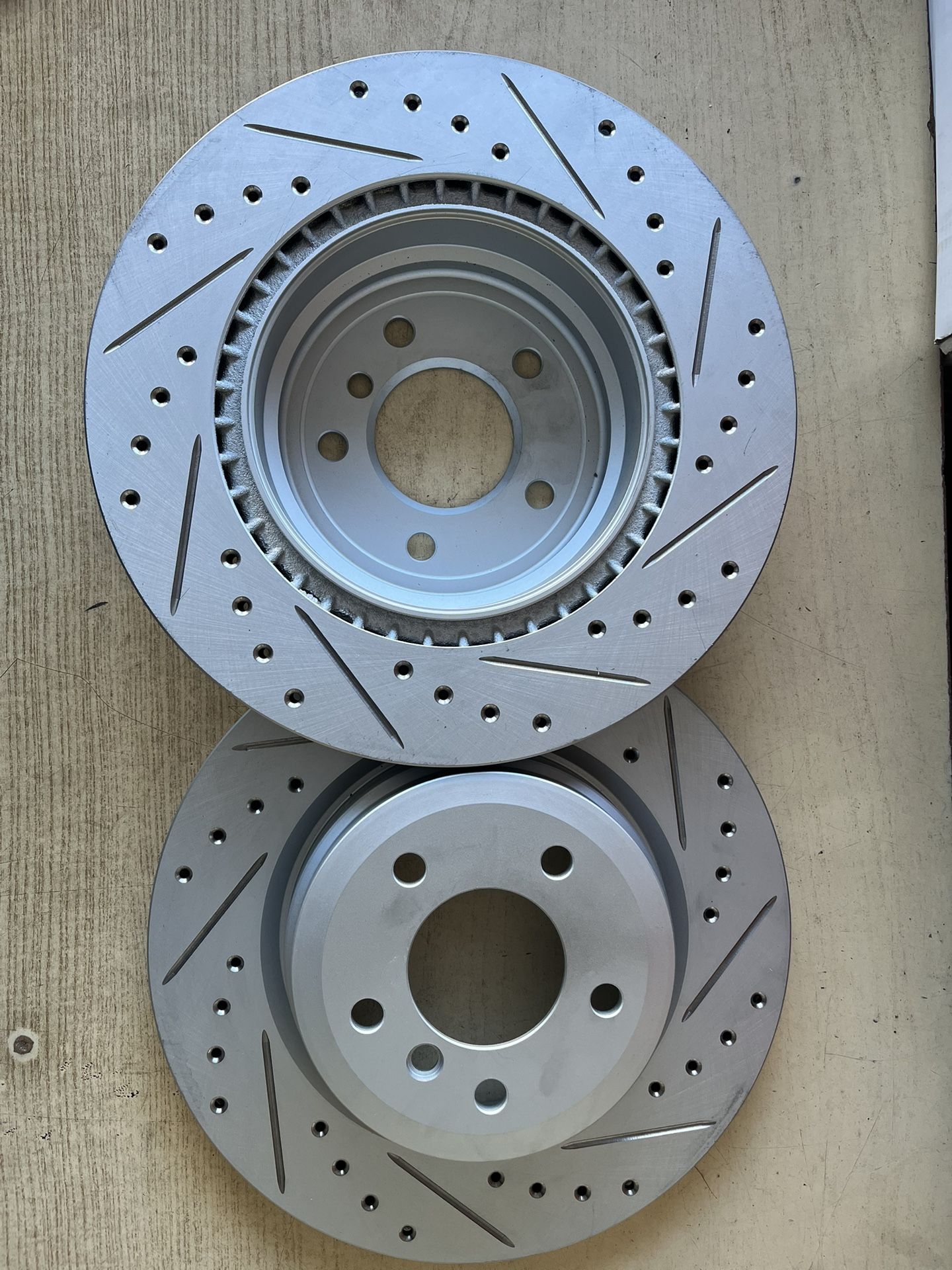 BMW 335is 11-13 Rear Drill Slot Coated Rotors Ceramic Pads
