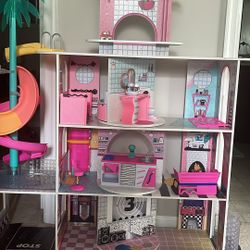 Doll House Dream House 