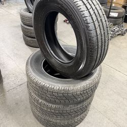 245/70R17 Toyo open country HT SET of 4