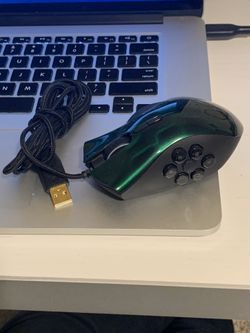 Razer Naga moba/action-rpg gaming mouse