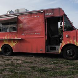 2005 Food Truck  WorkHorse California Compliant Kitchen