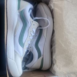 Vans  Ultrange Exo Size 12 