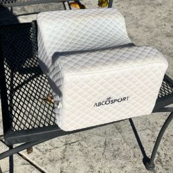 Knee Pillow- Very Good Conditions 