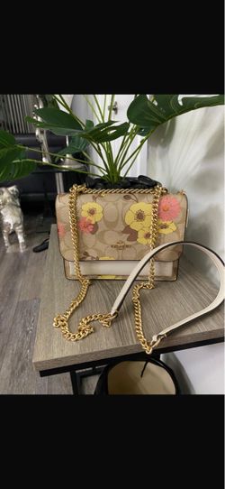 Pretty item ! Like new