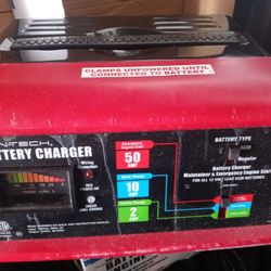 BATTERY CHARGER /ENGINE STARTER NEW IN BOX