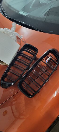OEM F82 M4 GLOSS BLACK GRILLE