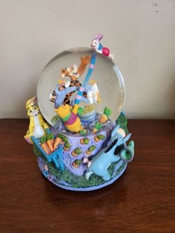 Disney Winnie The Pooh Snow Globe