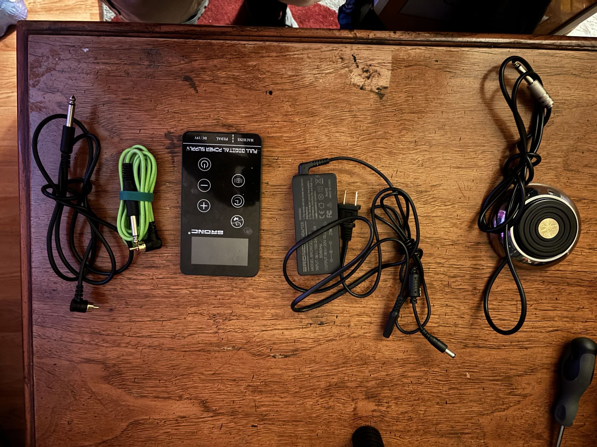 Bronc Power Supply With Adapter And Pedal