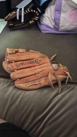 Spalding  baseball glove