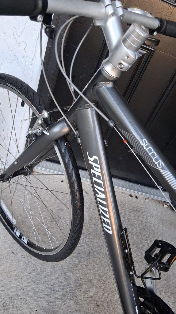 Specialized Sirrus Aluminum Hybrid Bike 