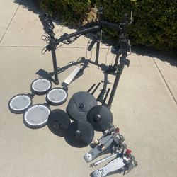 Roland TD-1DMK Electronic Drum Set + Pearl Double Bass Pedals