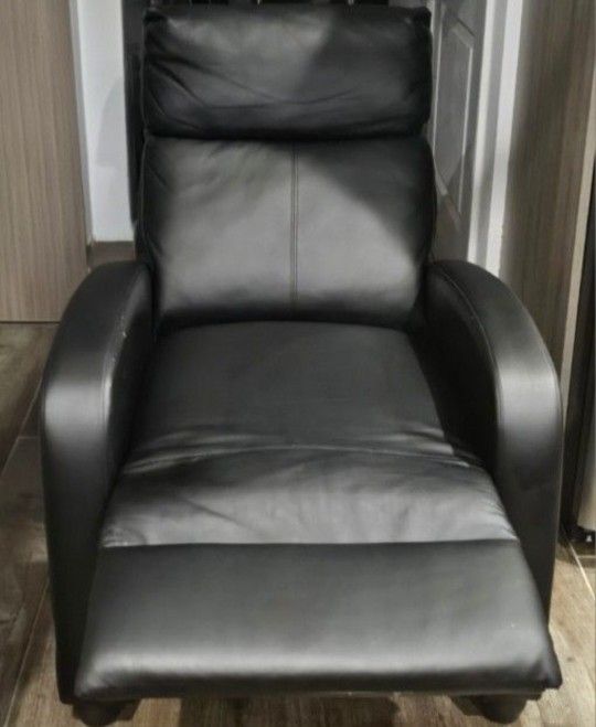 Recliner Chair And Table