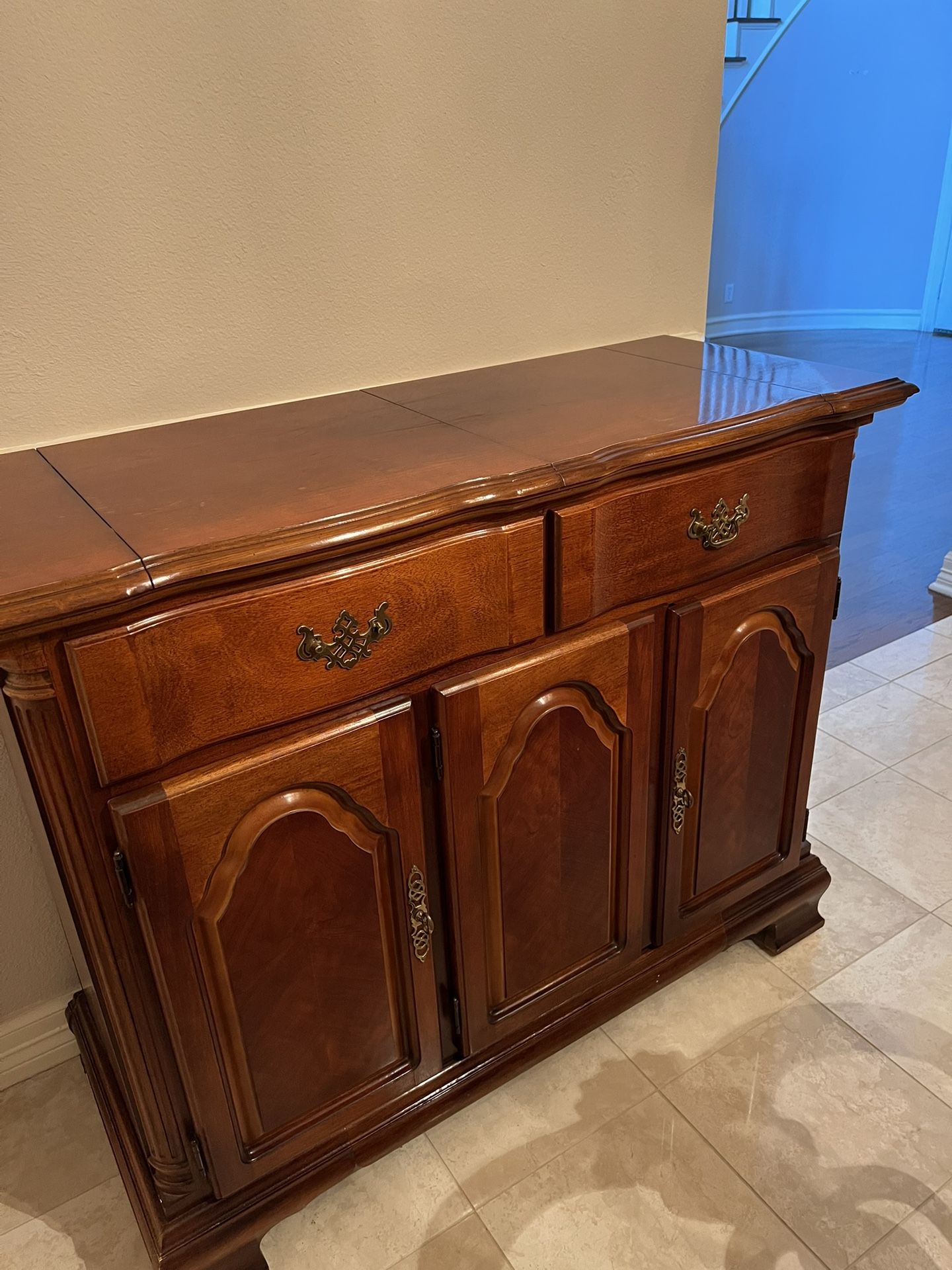 Dining Room Sideboard/Drawer
