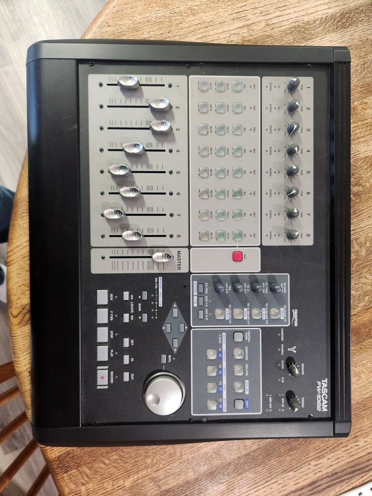 Tascam FW-1082 Sound Board