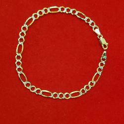 14kt Gold Figaro Diamond Cut Design Bracelet