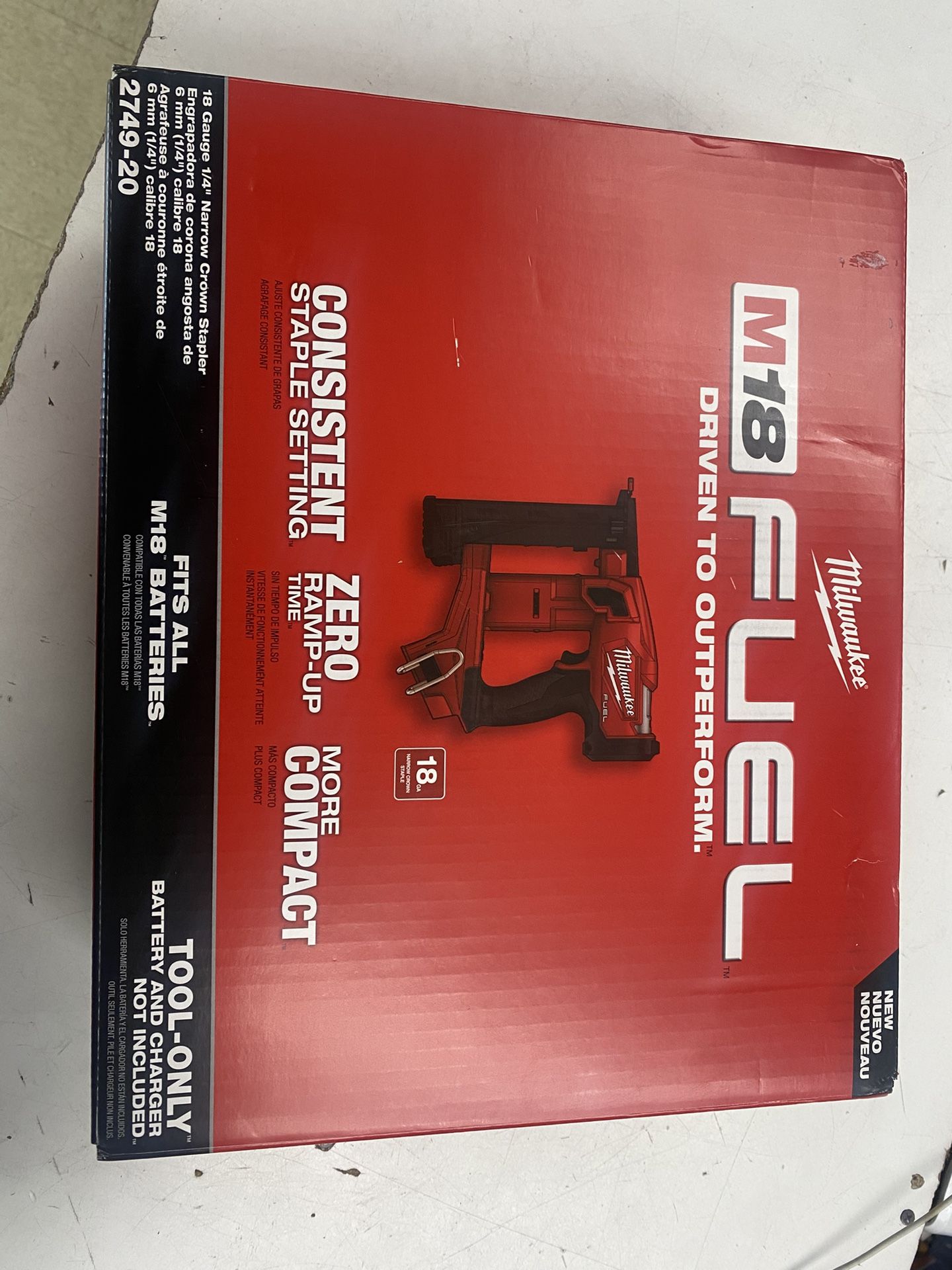 Milwaukee M18 18ga 1/4” Narrow Crown Stapler