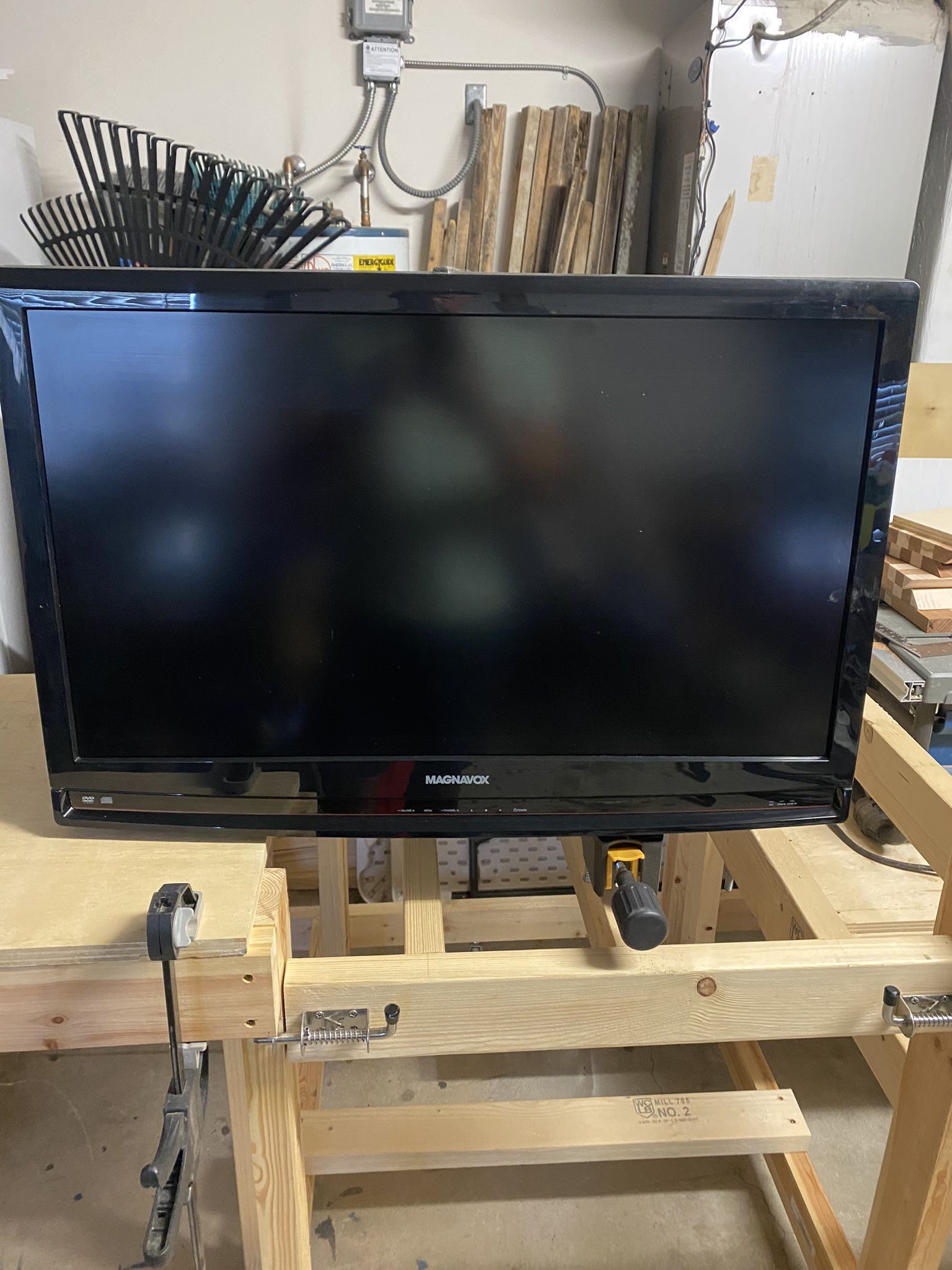 32 Inch TV With DVD Player and remote
