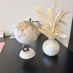 Globe desk decoration