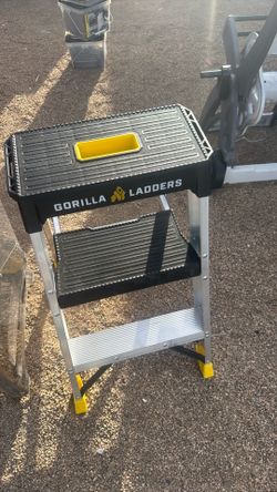 Gorilla Ladders 2.5 ft. Aluminum Step Ladder 9 ft. Reach Pro Dual Platform Compact, 300 Ibs. Capacity Type IA Duty Rating