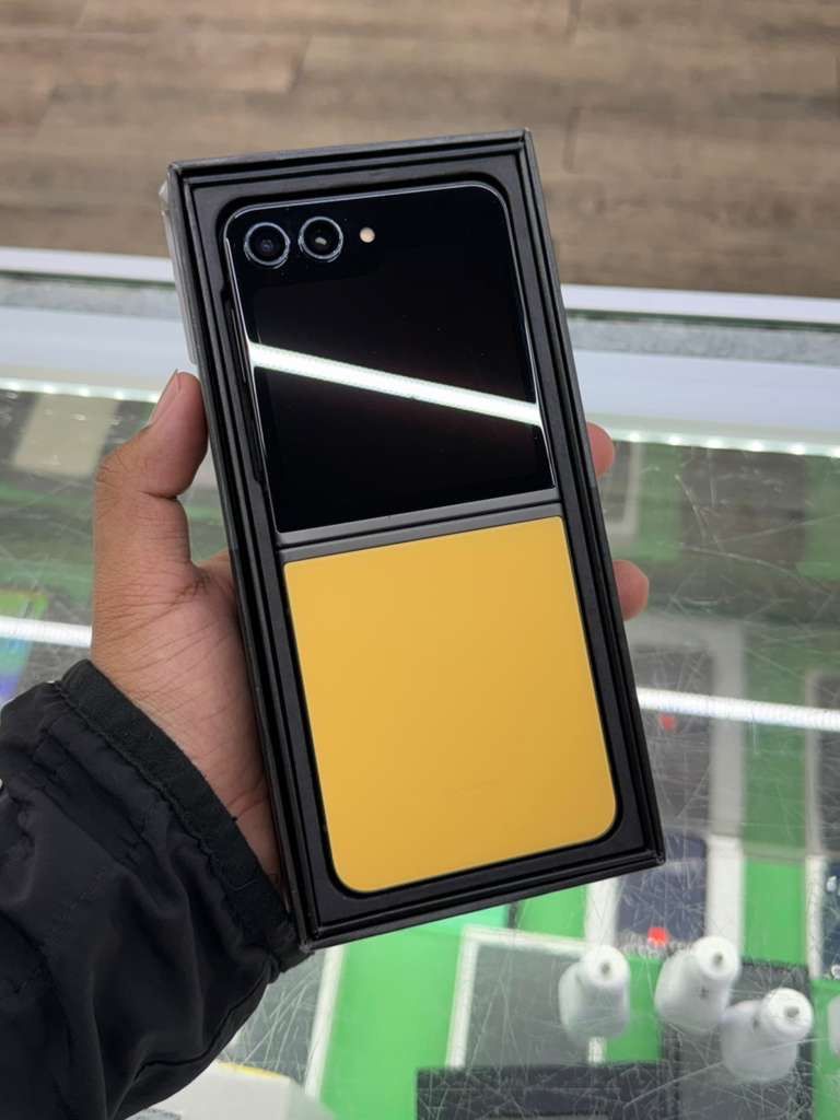 Z Flip5 Unlocked
