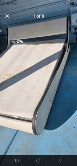 Bed W Mattress Quinn Size Need Cleaning 