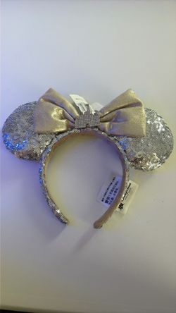 Disney castle Minnie ears