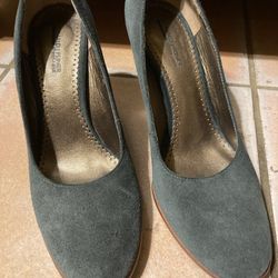 $15-Wedge Pumps Donald Pliner New Cn/ Check Out Our Others 