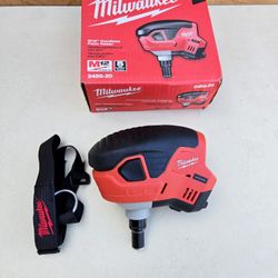 Milwaukee 12V Palm Nailer