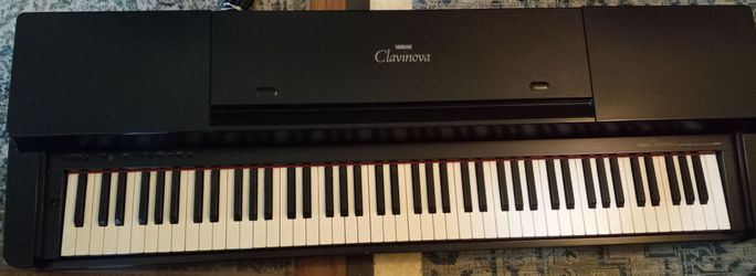 Yamaha Clavinova CLP-360 Digital Keyboard Piano