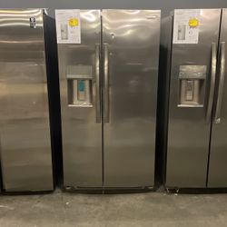 25.6 Cubic Ft. Frigidaire Gallery Side By Side Refrigerator Save Huge Scratch And Dent‼️‼️