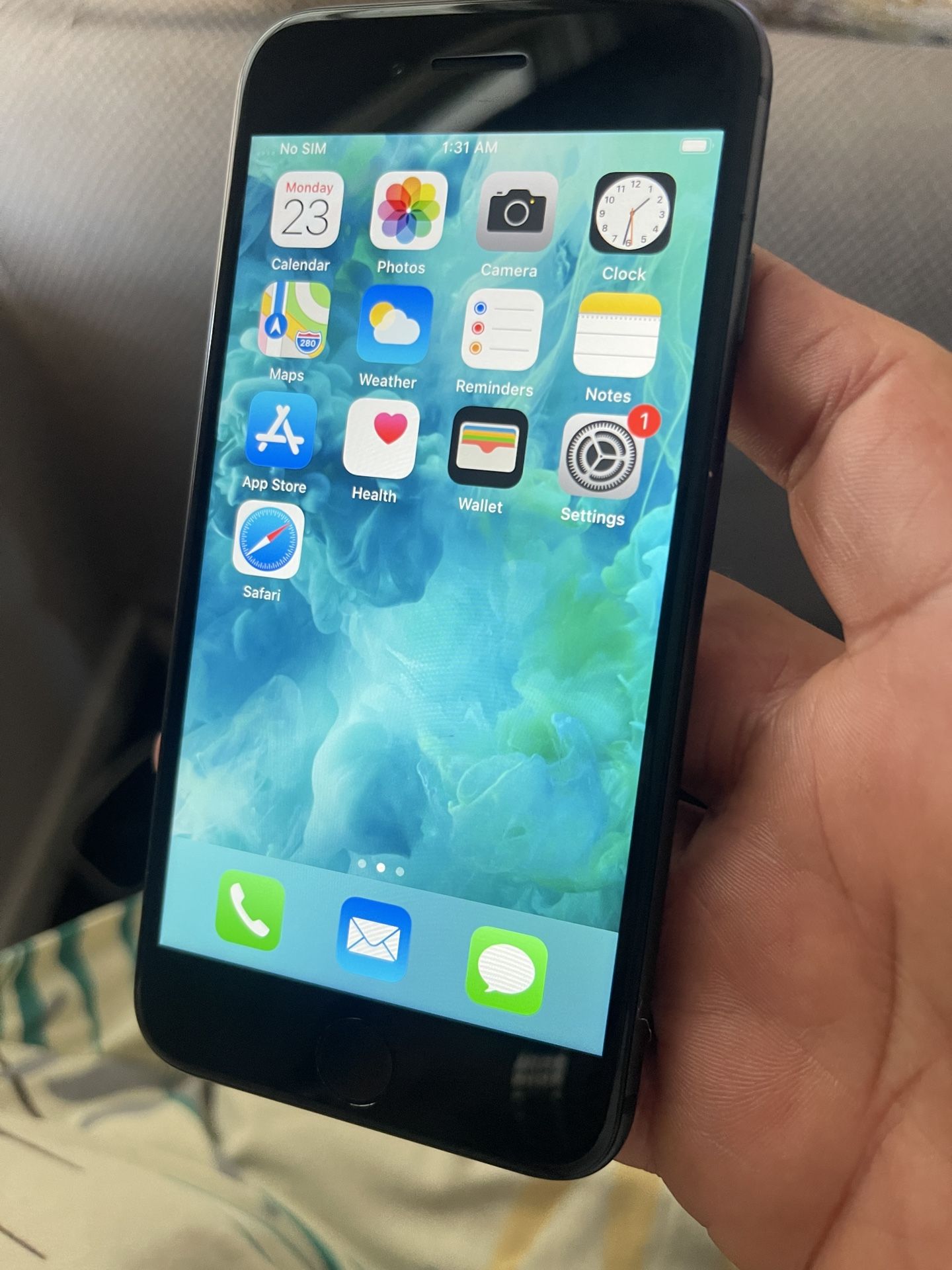 iPhone  8 64gb For Att And Cricket Carriers Only. 