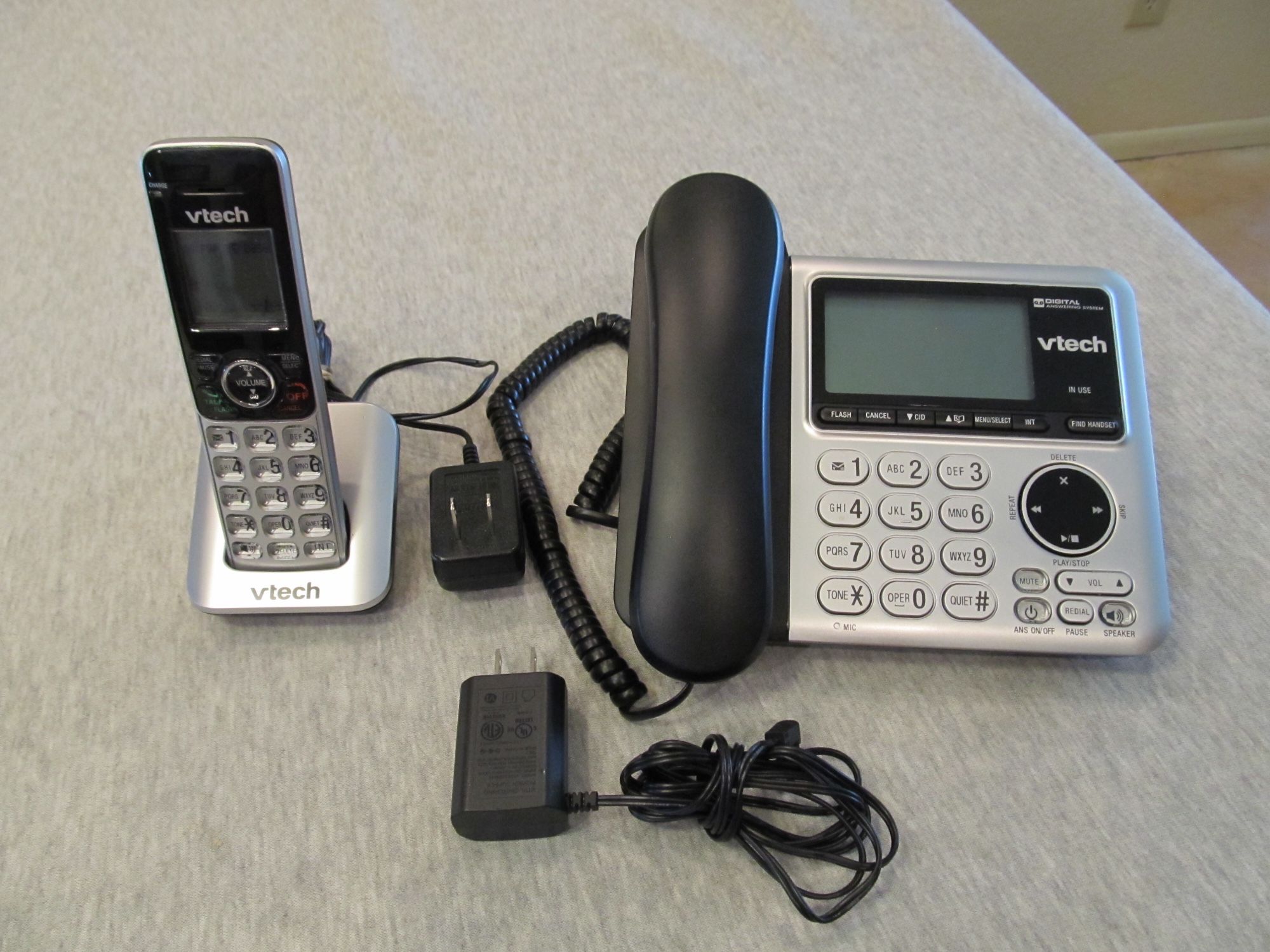 VTech CS6649 DECT 6.0 Expandable Corded / Cordless Home Phone