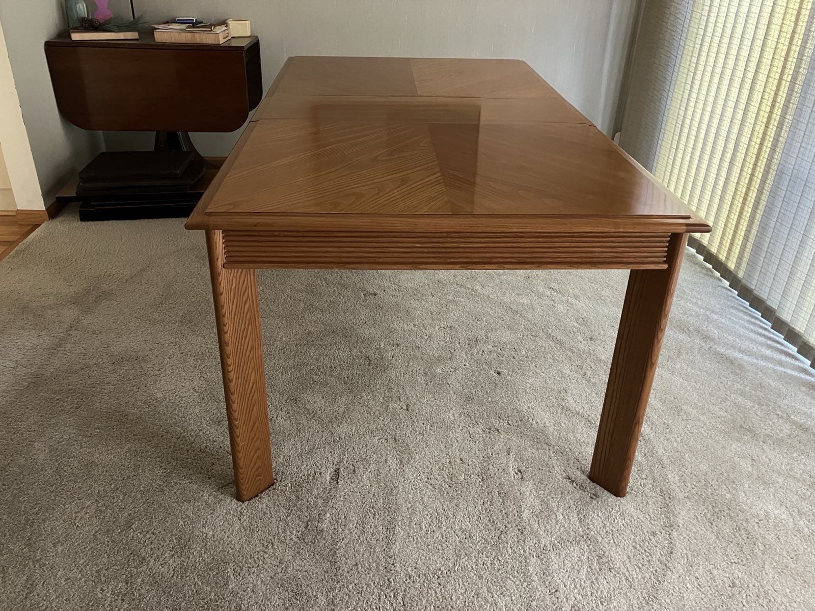 Solid oak Dining Table with six Matching Chairs