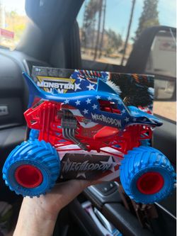 Monster Jam MEGALODON 1:24 Stars & Stripes 2026 New Release