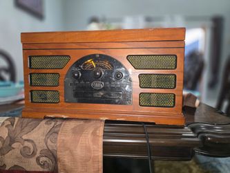 Retro Wood Cabinet AM/FM Radio with CD Player