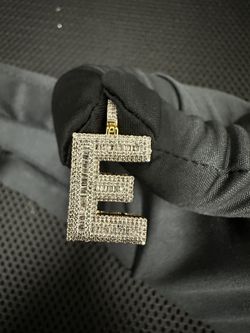 10K Yellow Gold Natural Diamond Letter E