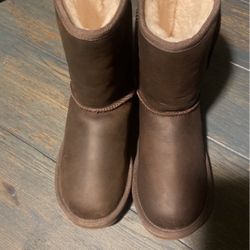 Brown Ugg Size 6